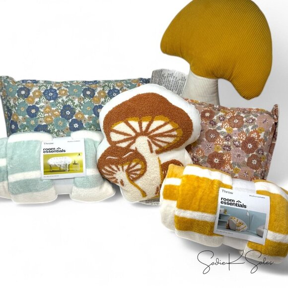 Target Room Essentials Printed‎ Plush Striped Throw Blanket Yellow Easter 2024 - Picture 8 of 8